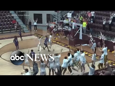High school basketball manager gets his time on the court