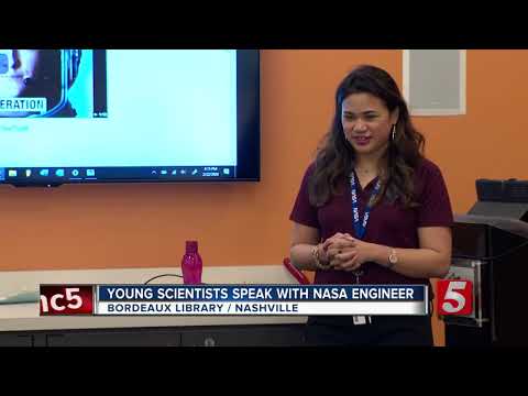 NASA engineer speaks with young scientists at Bordeaux library