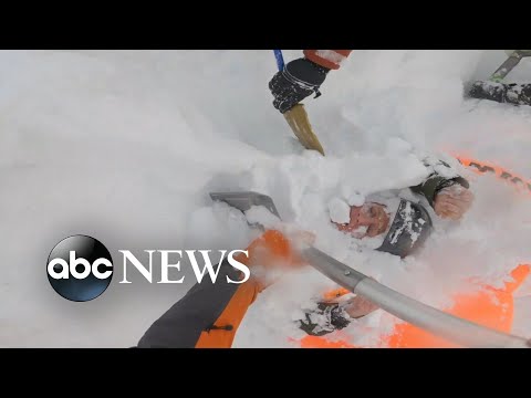 Terrifying video show desperate avalanche rescue